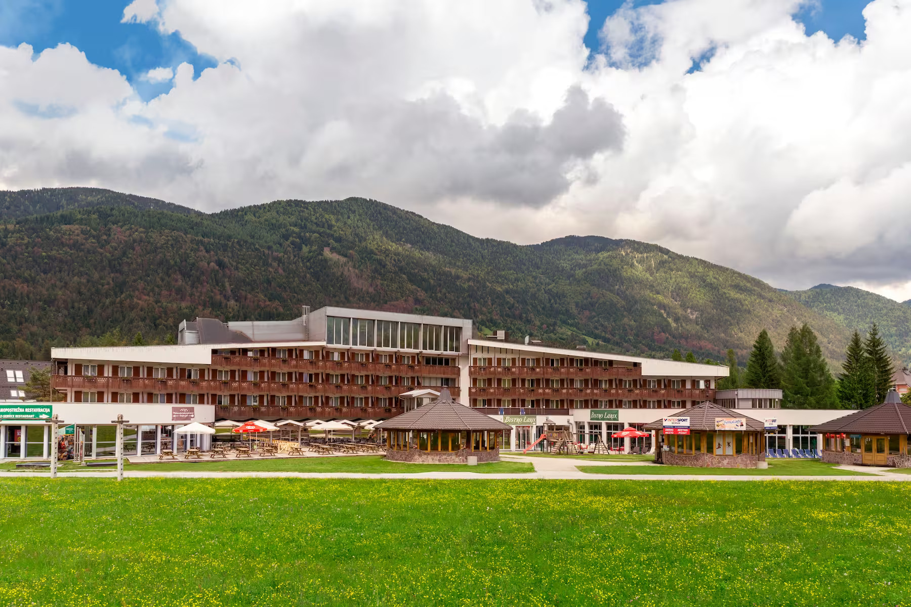 Ramada Resort by Wyndham Kranjska Gora-Okruzenje hotela.jpg