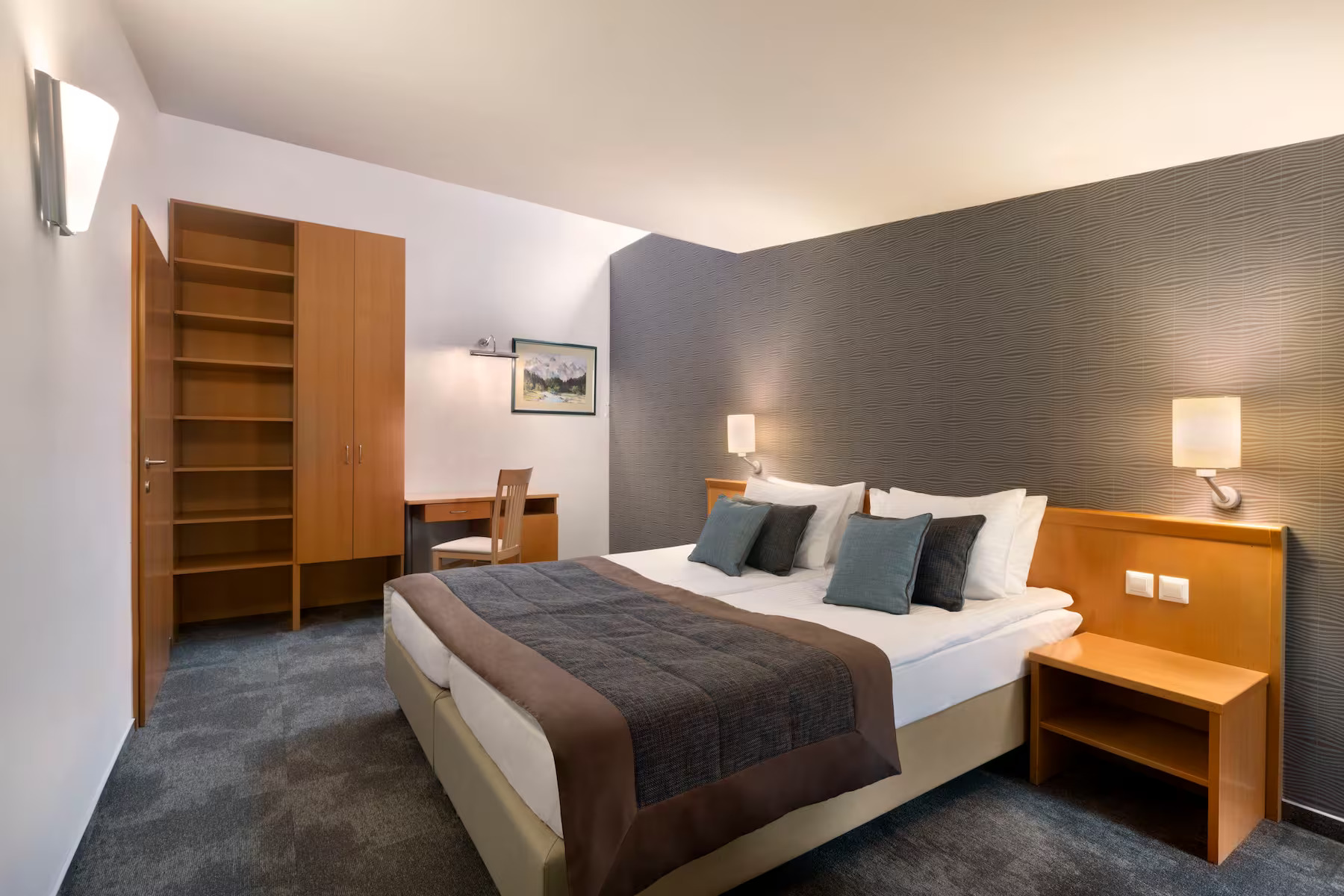Ramada Resort by Wyndham Kranjska Gora-Standardna soba.jpg