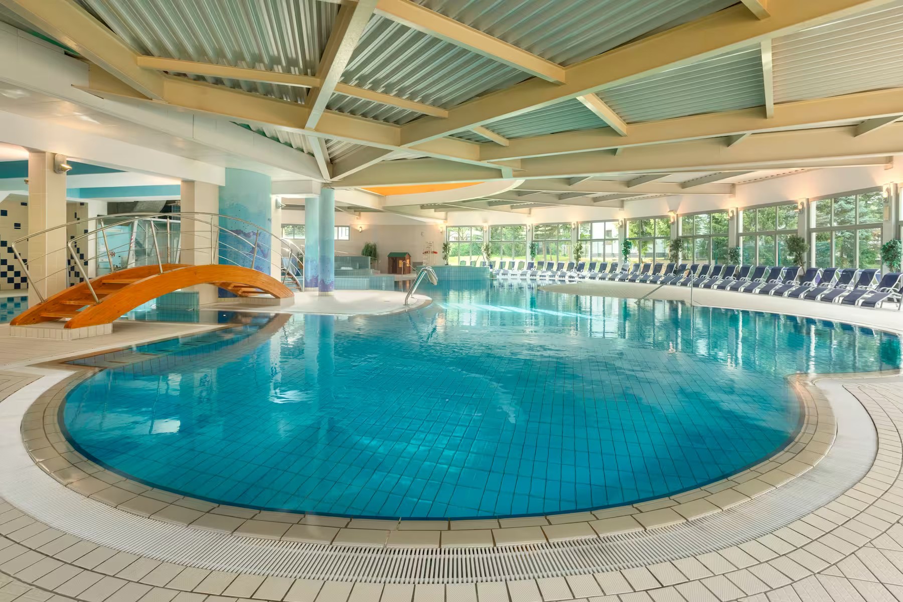 Ramada Resort by Wyndham Kranjska Gora-Unutrasnji bazen.jpg