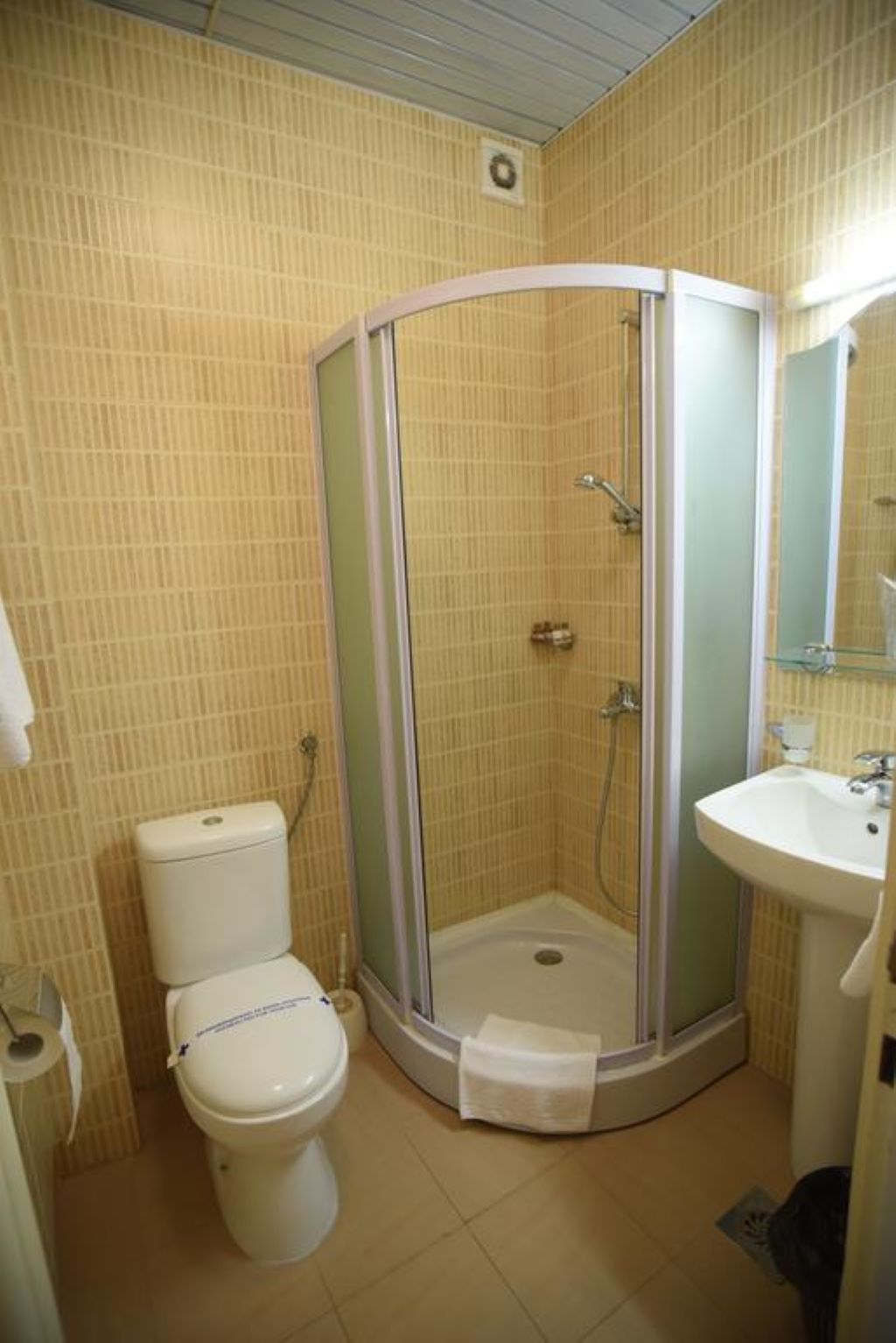 Epinal Hotel-Kupatilo.jpg