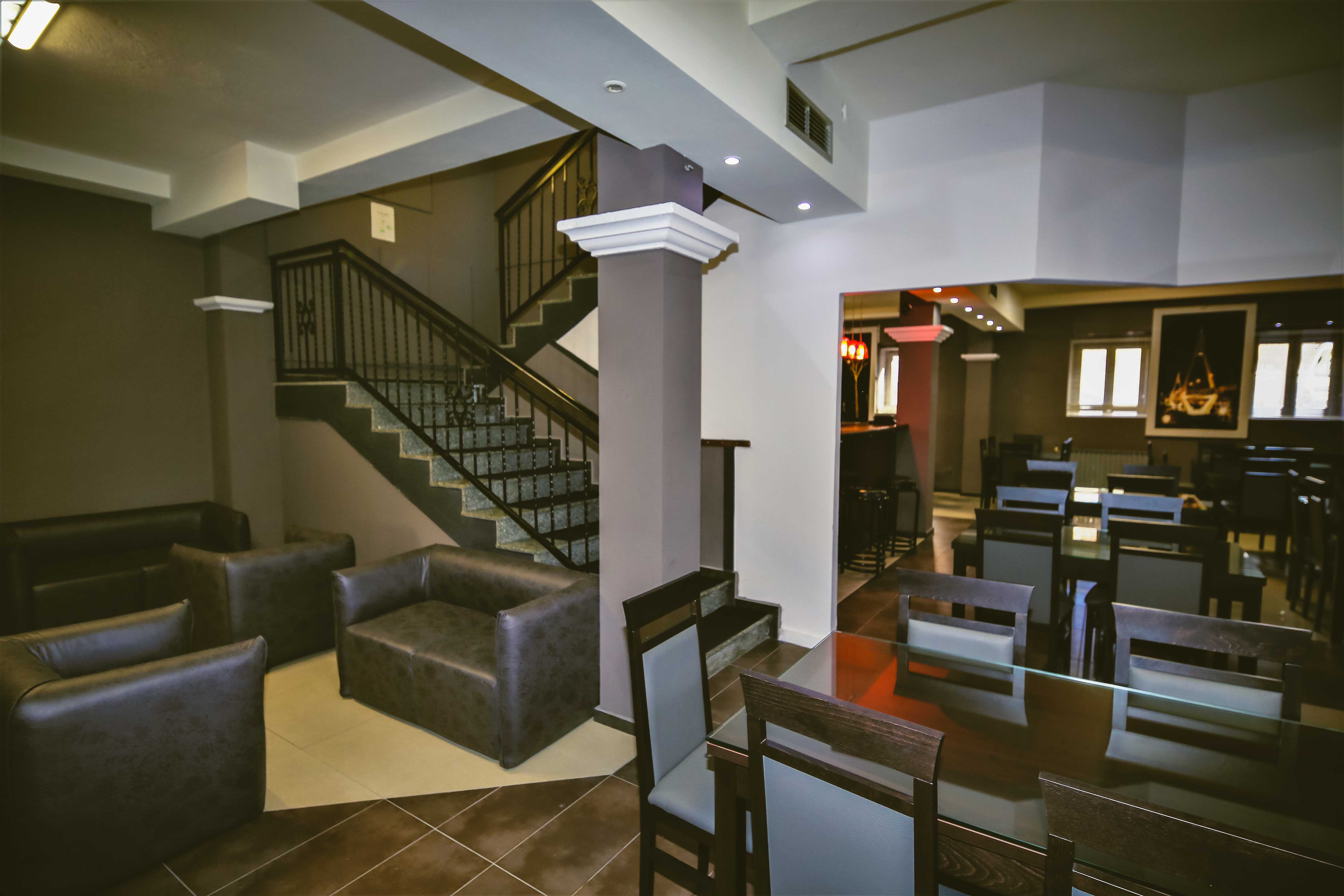 Hotel Ambasador izgled bara.jpg
