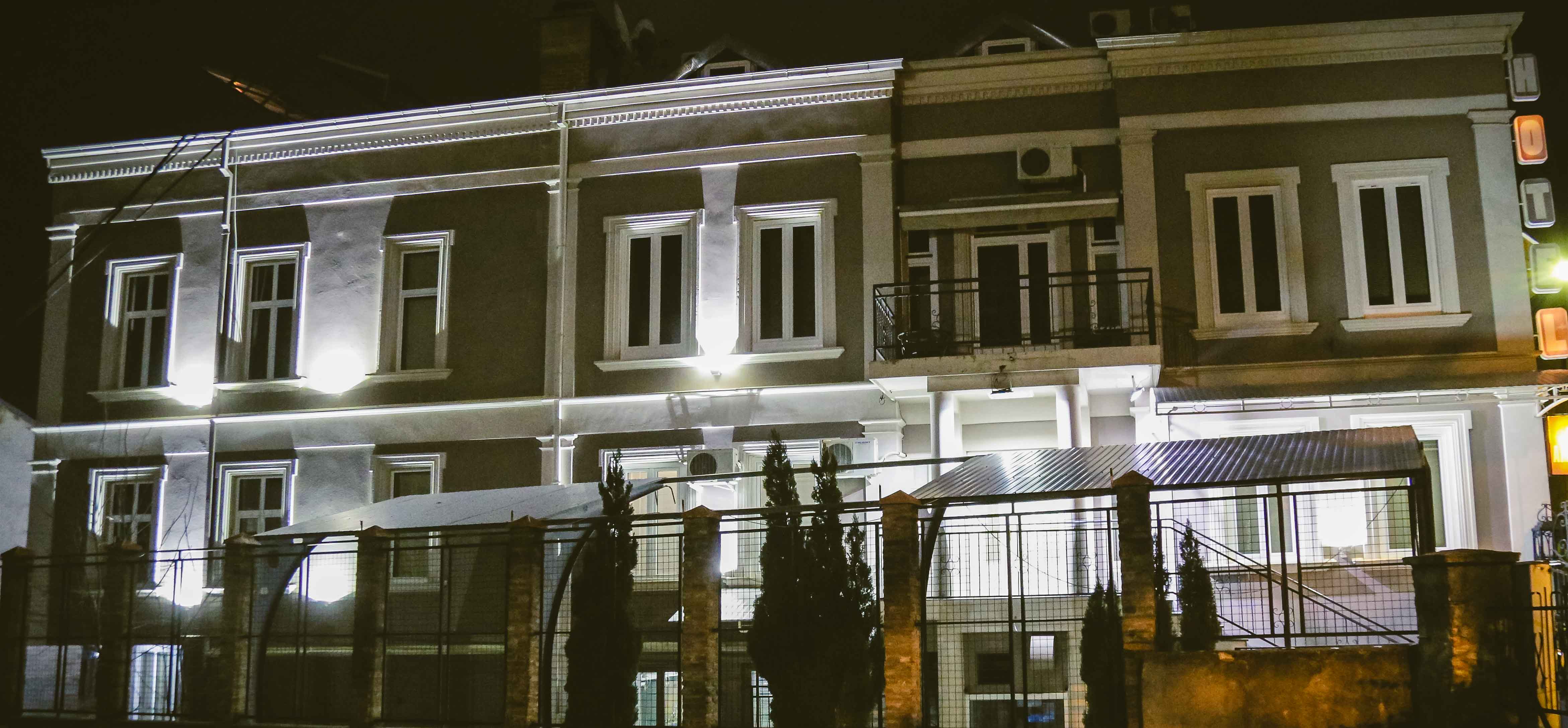 Hotel Ambasador.jpg