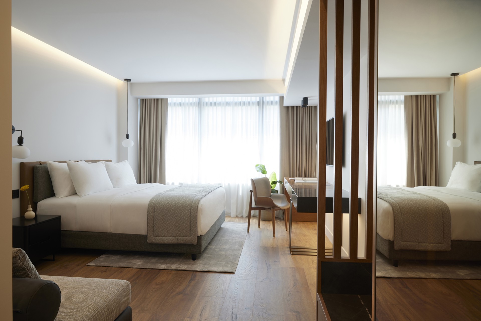 Teight-Hotel-junior-suite-.jpg