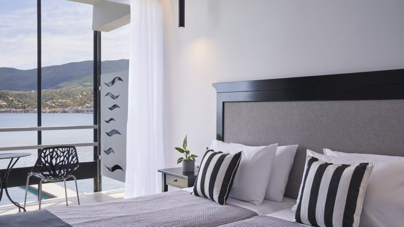 Xenia Poros Image Hotel-Junior suite.jpg
