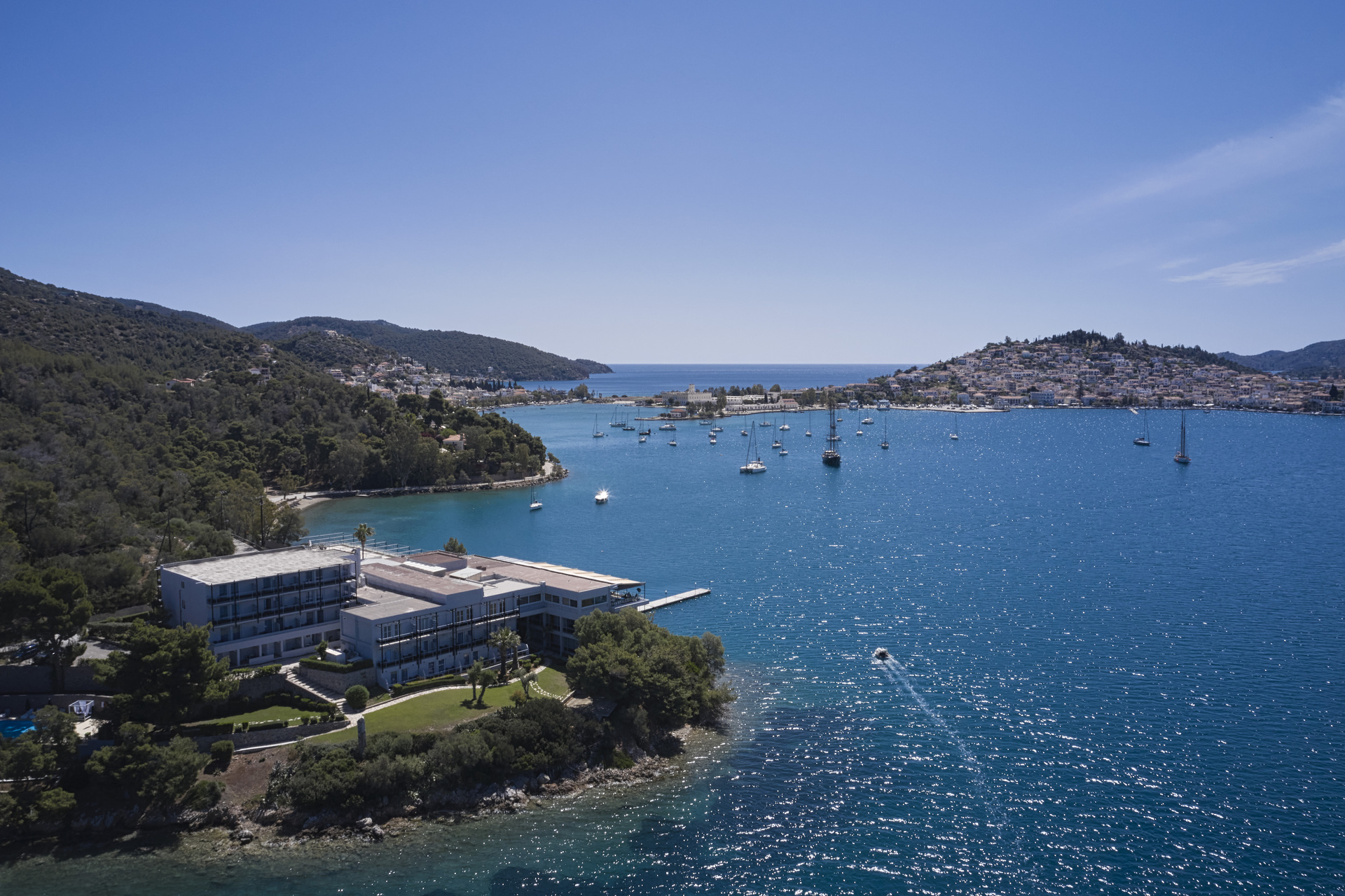 Xenia Poros Image-Oblast oko hotela.jpg