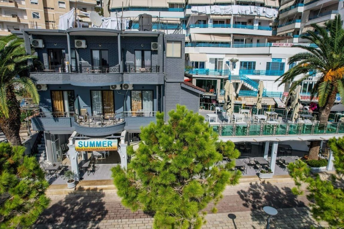 Summer Hotel-Ulaz u hotel.jpg
