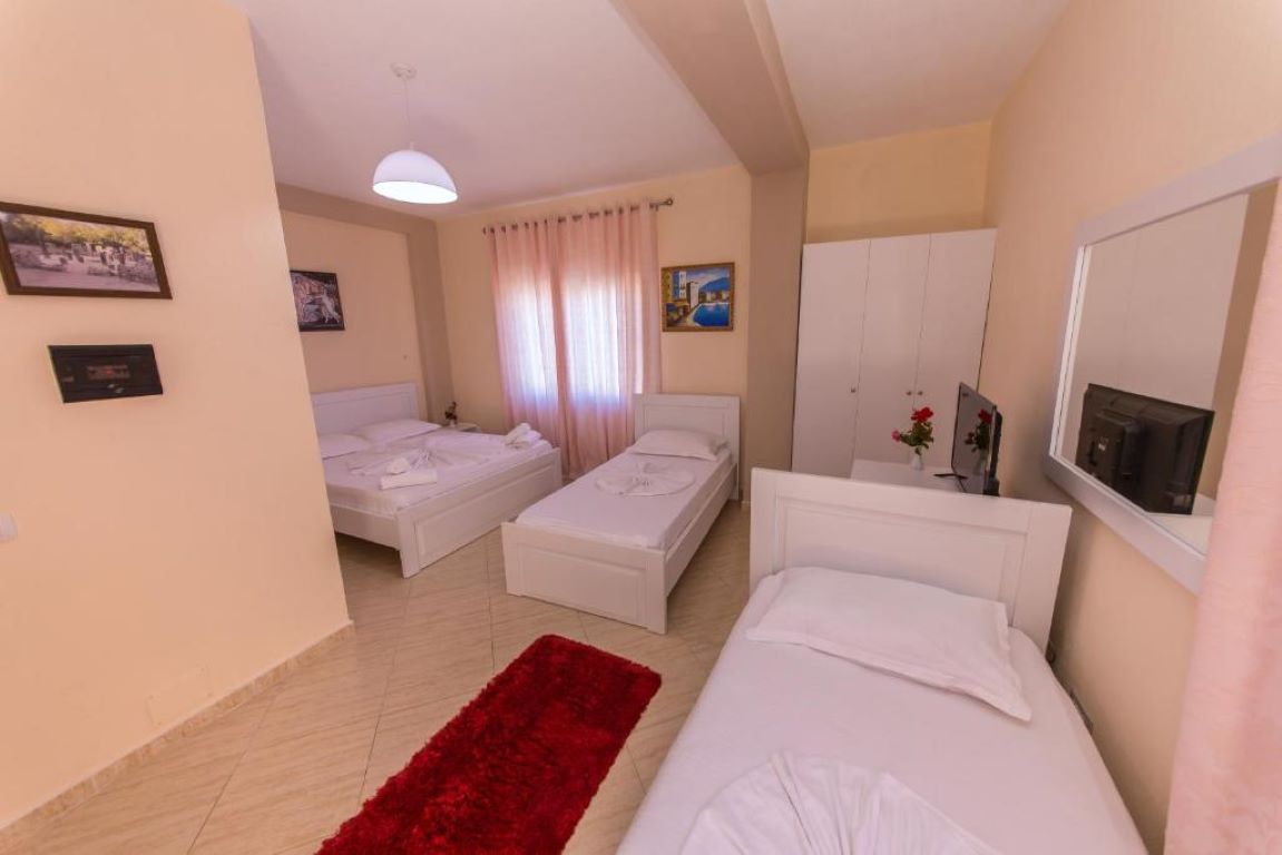 Bahamas Hotel-Cetvorokrevetna soba.jpg