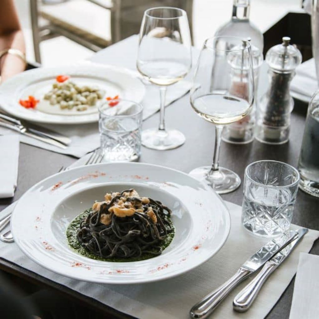 Bristol Hotel-Restoran.jpg