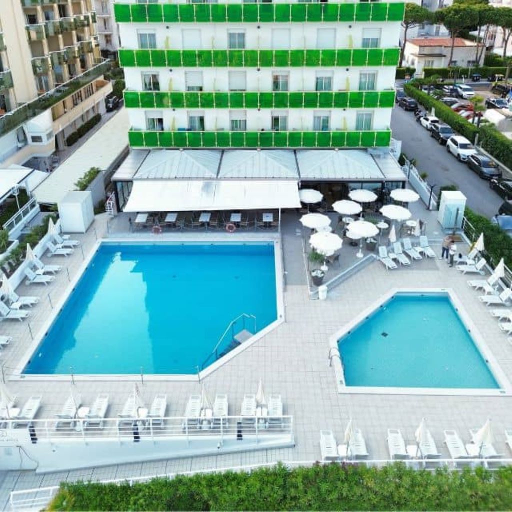 Hotel Bristol-Bazeni.jpg