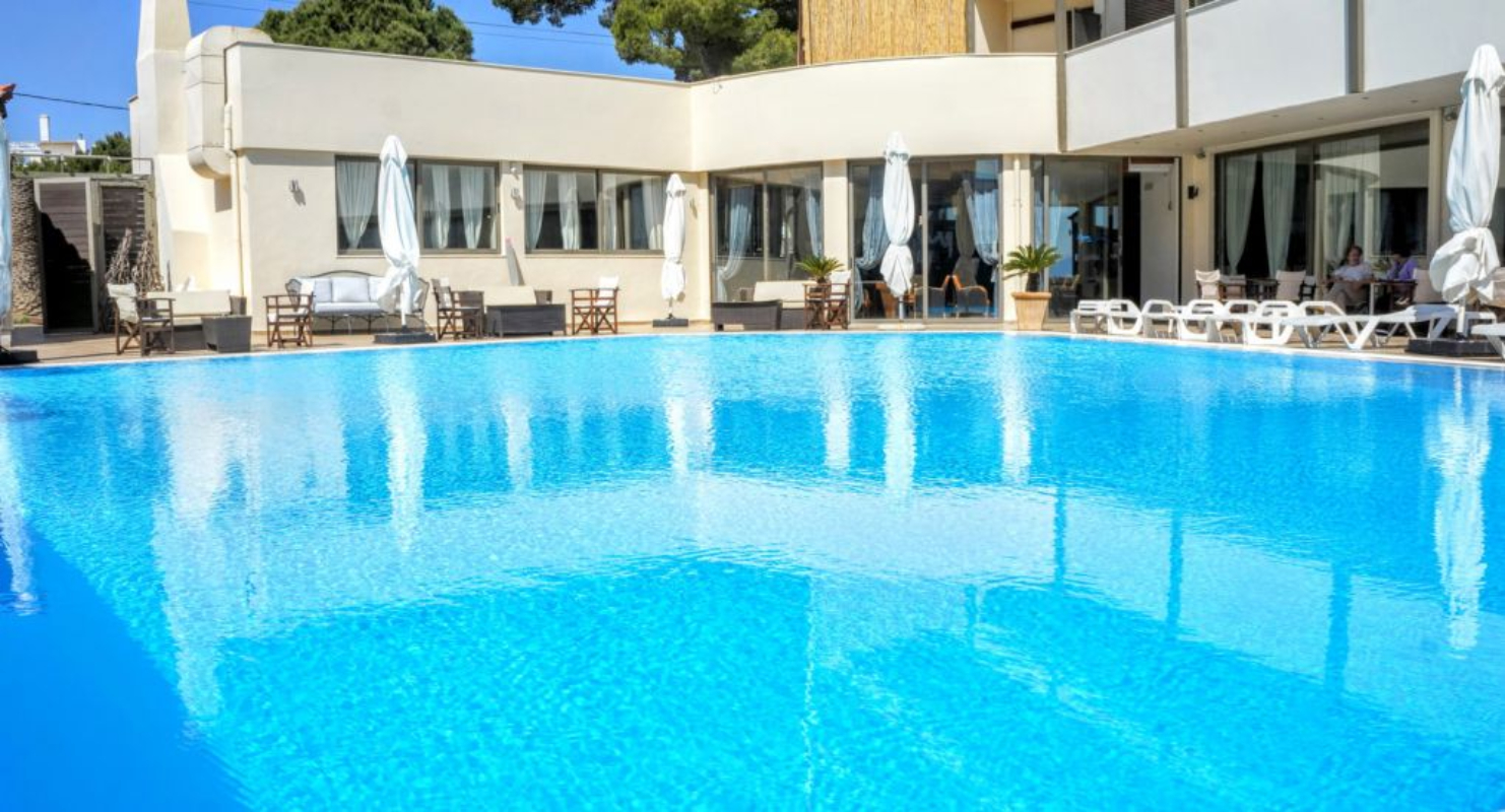 Hotel Mati izgled bazena.jpg