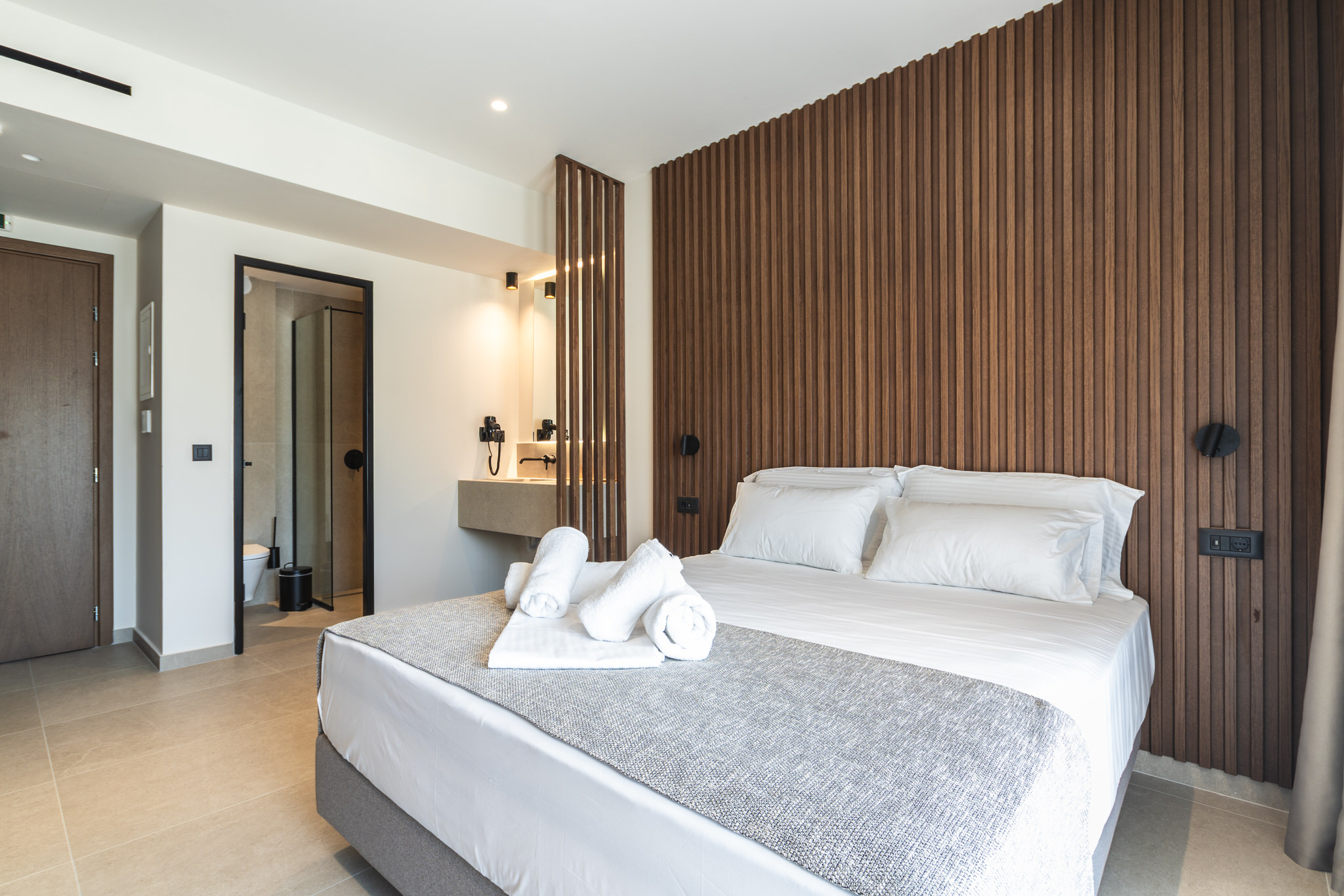Lango luxury suite swim up apartman.jpg