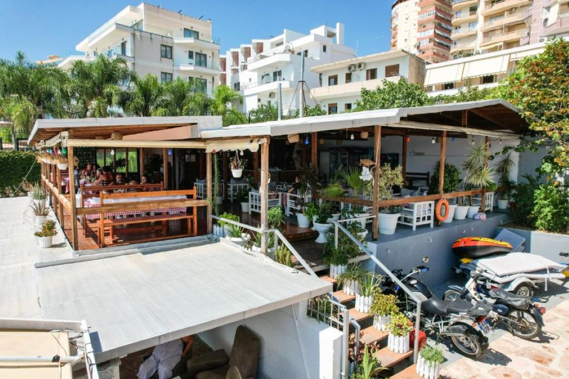 Vila Era beach-Restoran.jpg