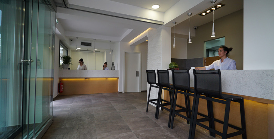 Hotel Olympus Thalassea bar i recepcija.jpg