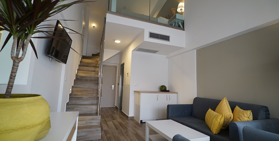 Hotel Olympus Thalassea suite 3.jpg
