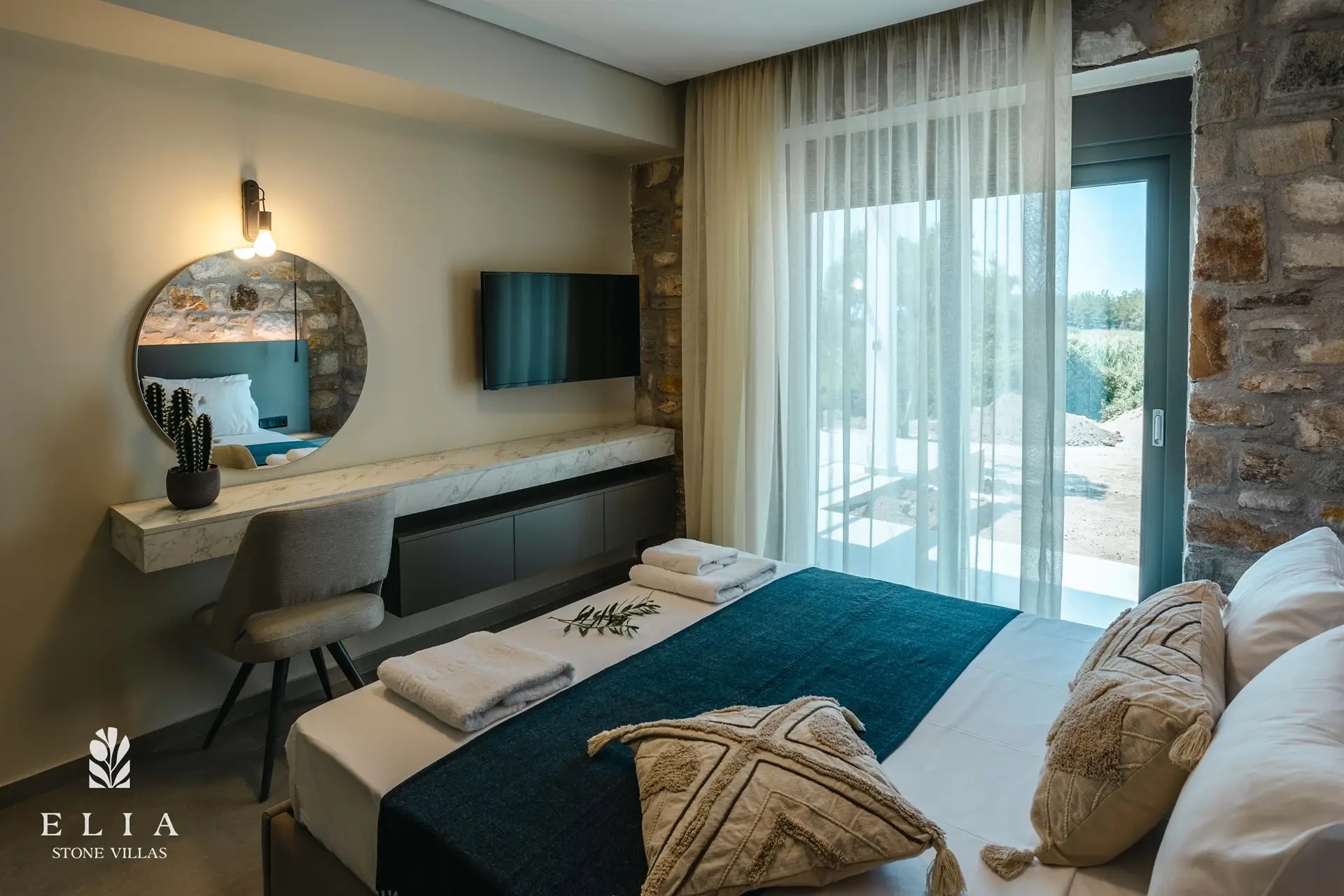 ELia Stone Villas-Premium vila spavaca soba.jpg