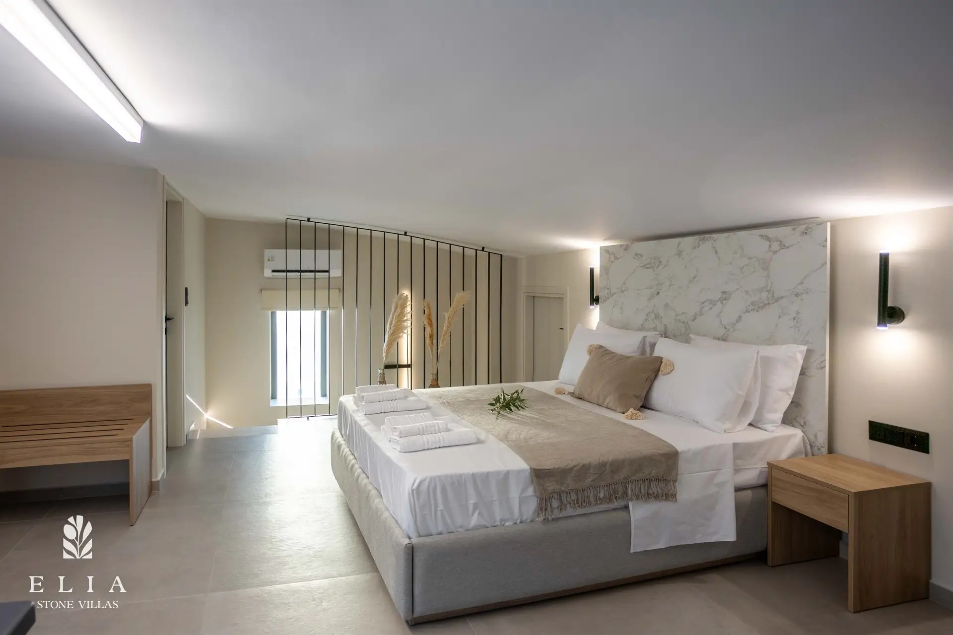 Elia Stone Villas-Deluxe vila druga spavaca soba.jpg