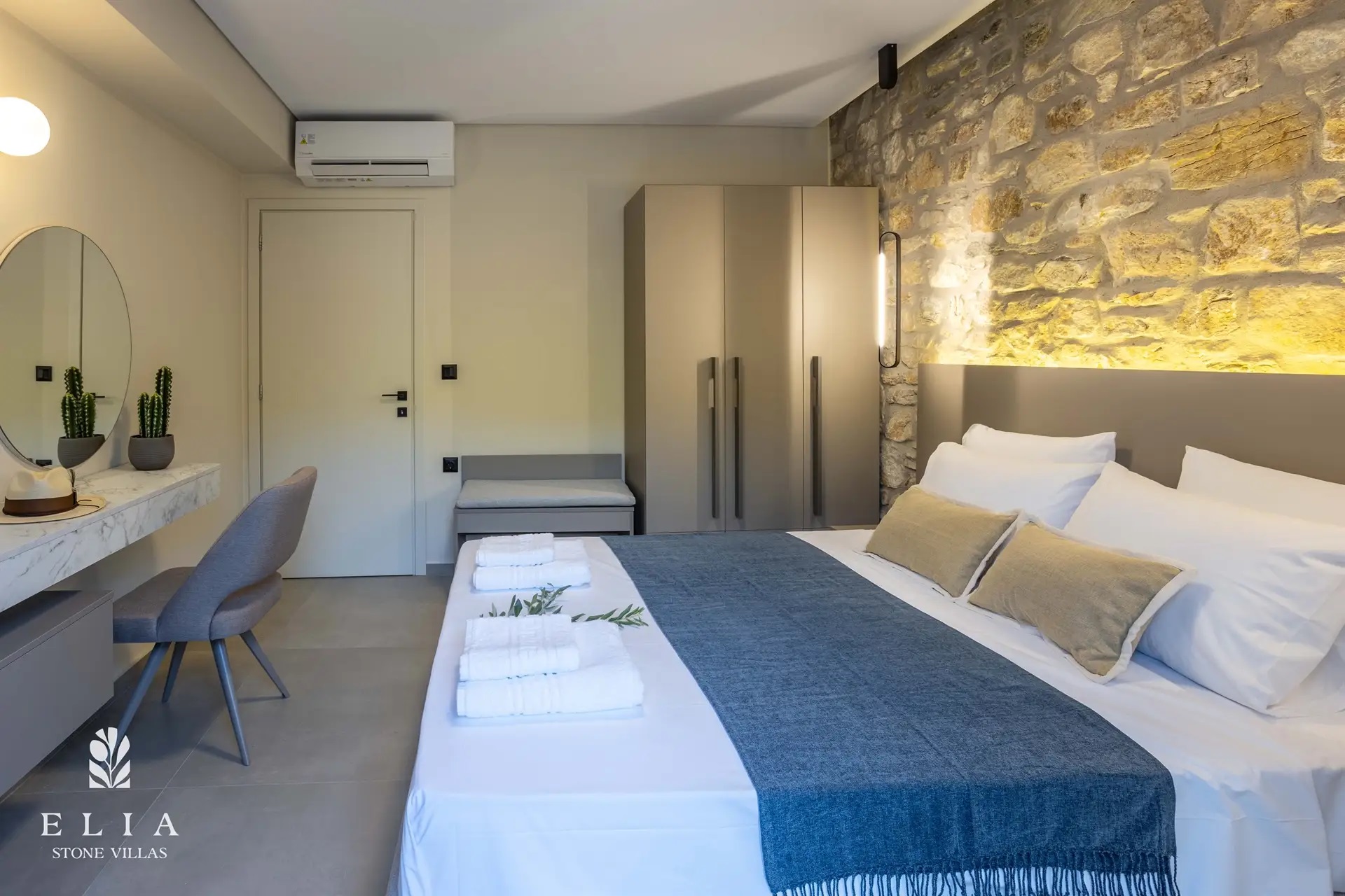 Elia Stone Villas-Deluxe vila spavaca soba.jpg