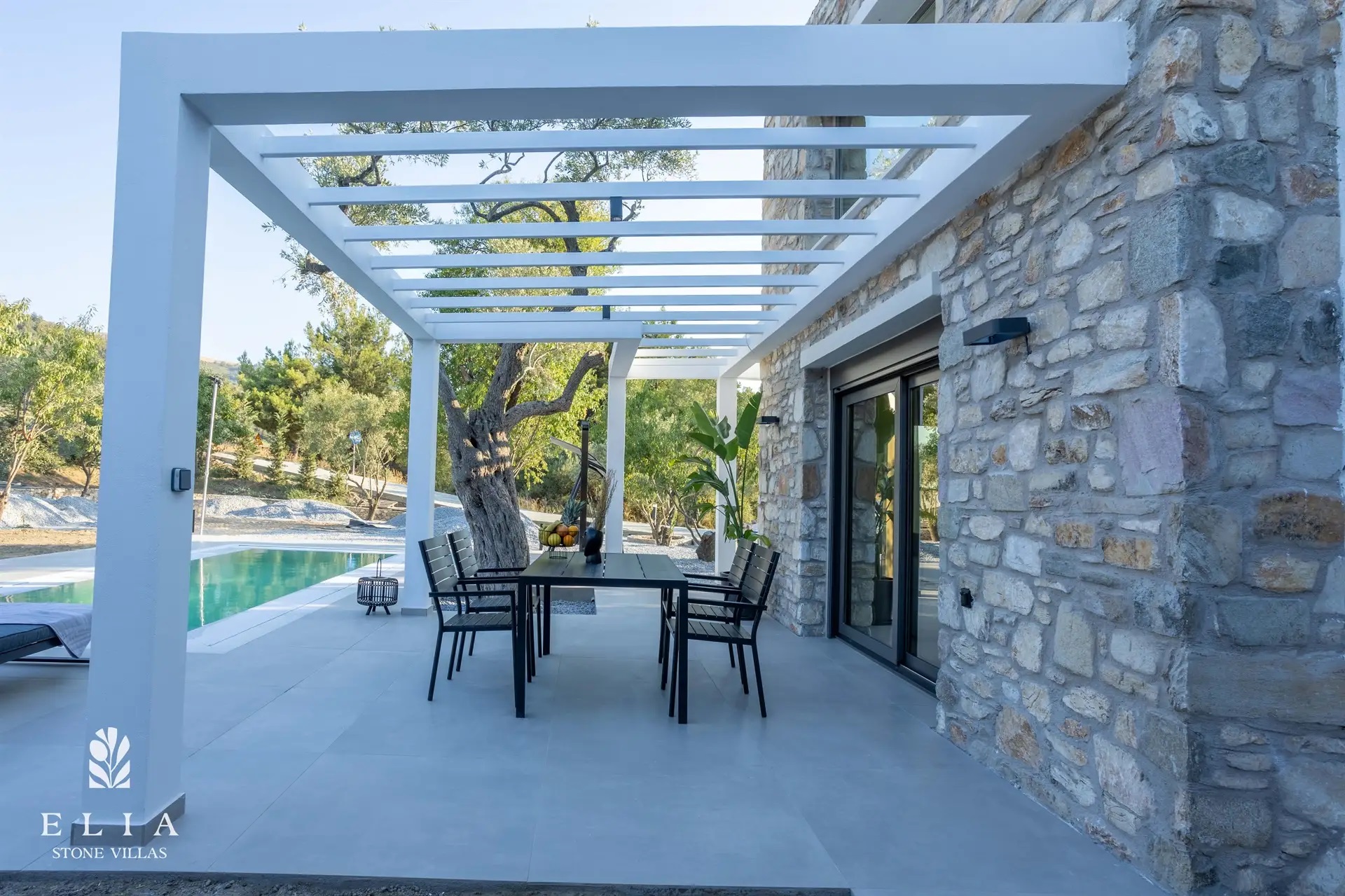 Elia Stone Villas-Deluxe vila terasa.jpg