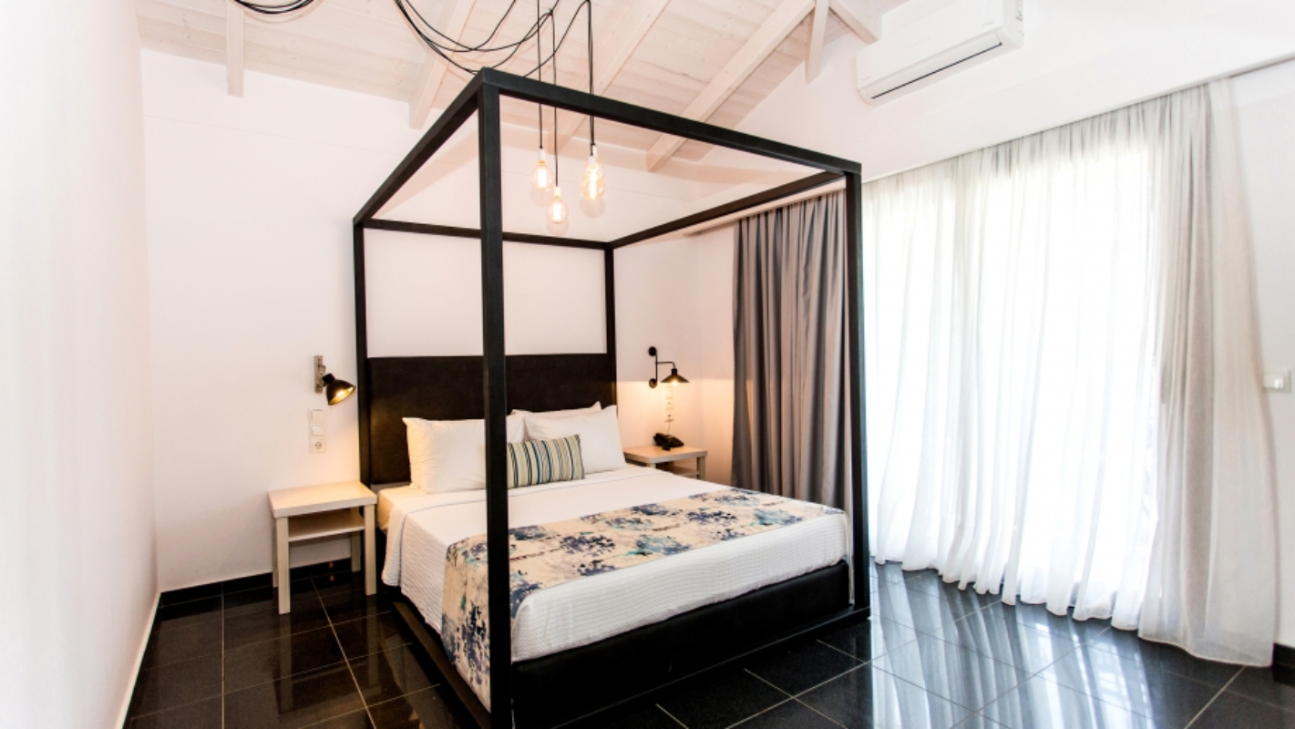 Dracos hotel bela soba.jpg