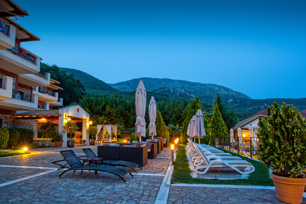 Dracos hotel dvorište.jpg