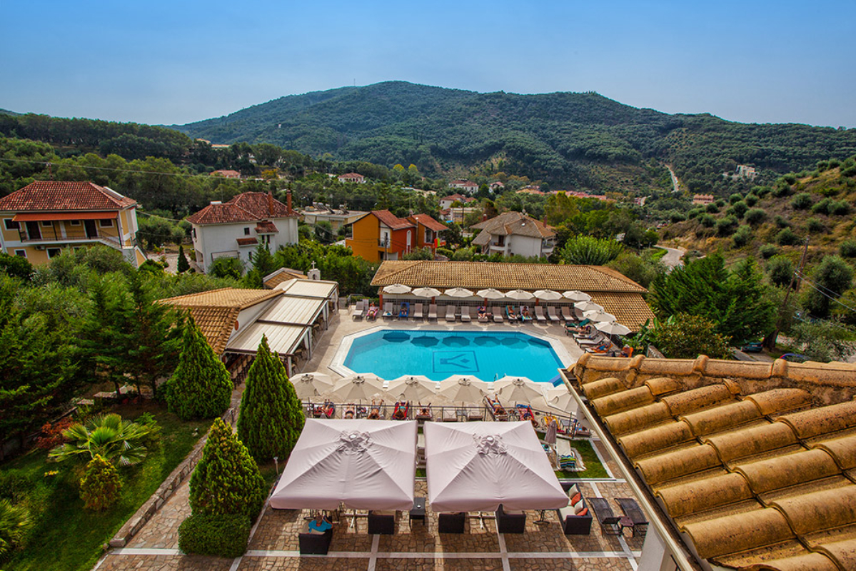 Dracos hotel izgled bazena.jpg