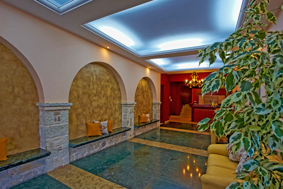 Dracos hotel lobi.jpg