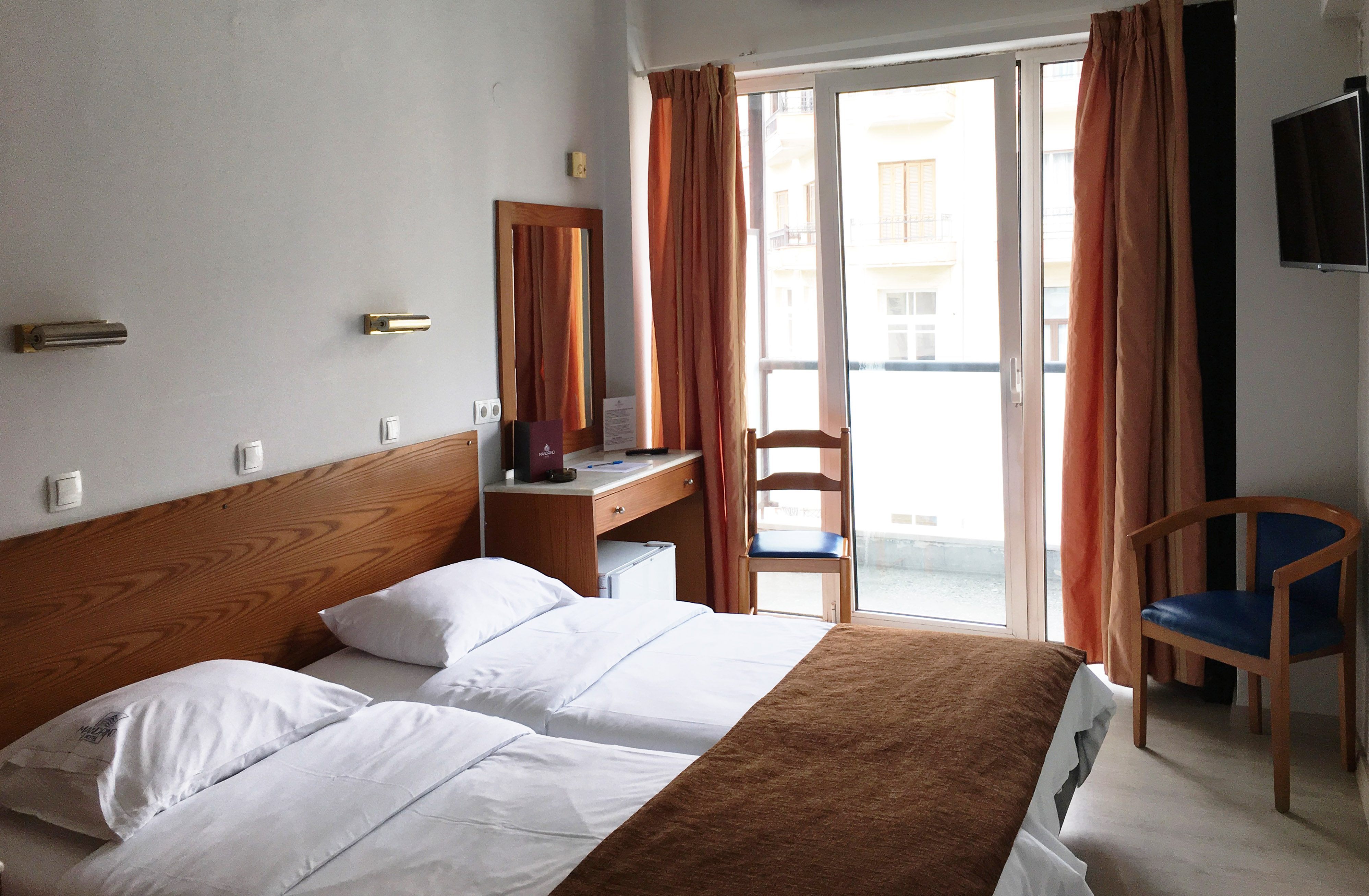 Mandrino-hotel-dvokrevetna soba sa balkonom.jpg