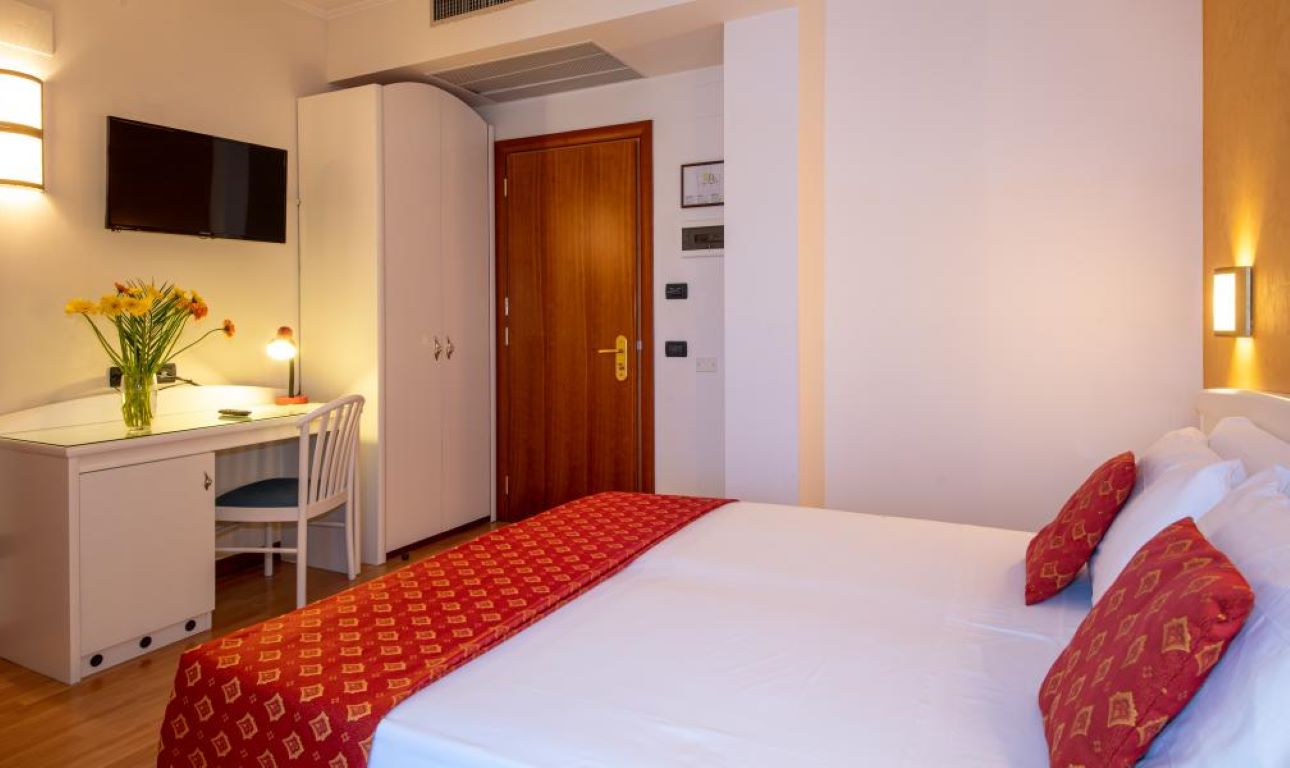 Helios Hotel-Standardna soba.jpg