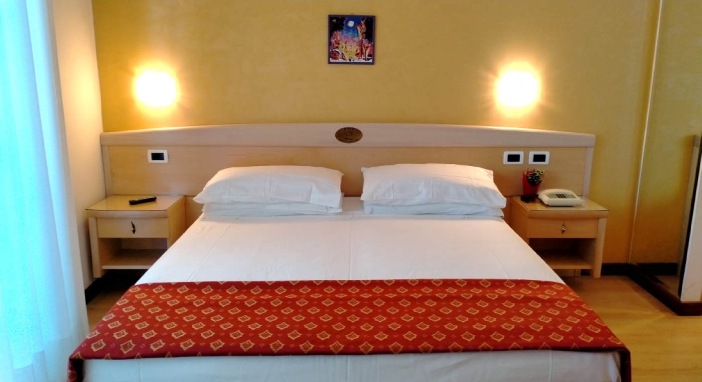 Hotel Helios-Porodicna soba.png