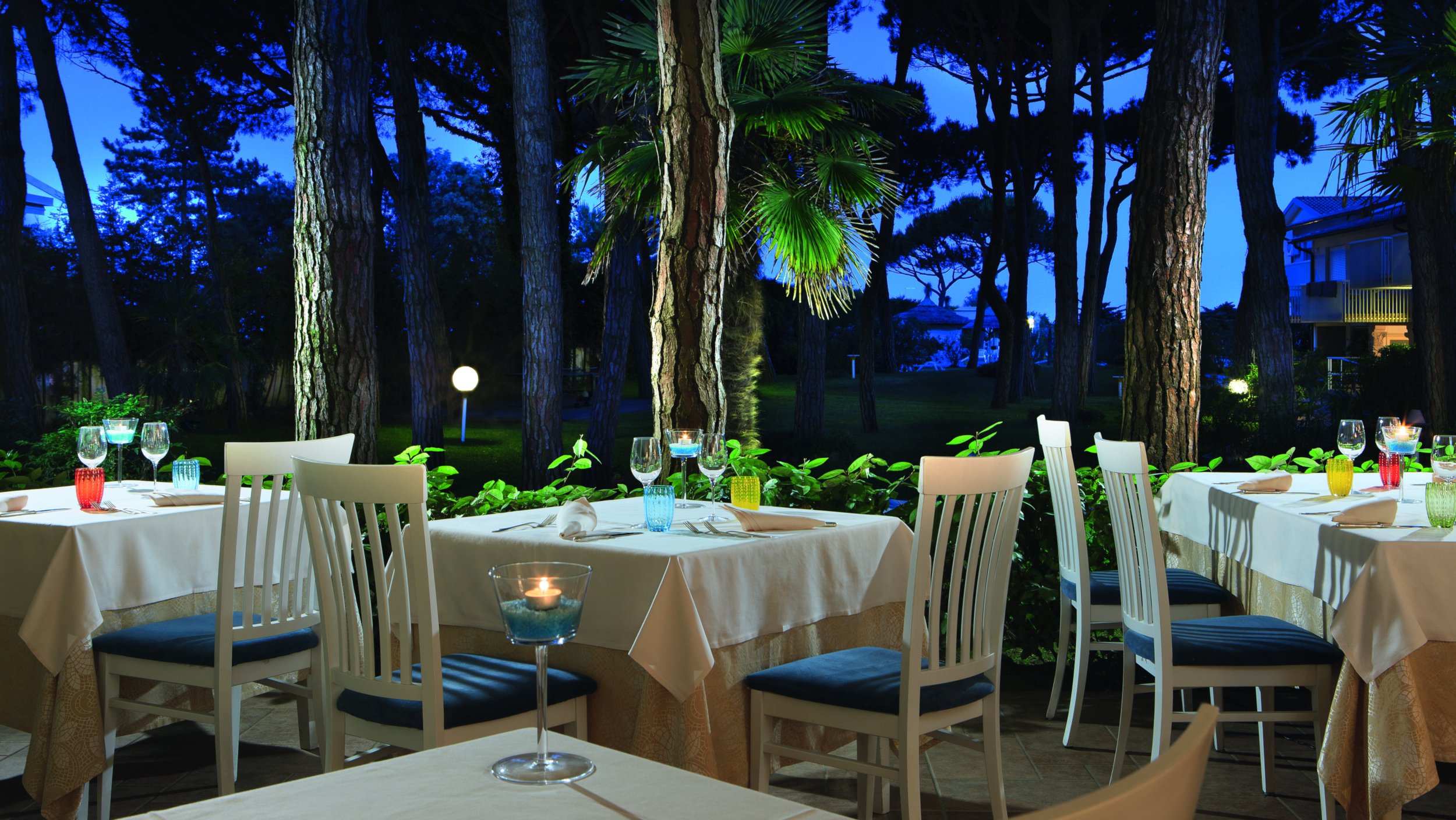 Hotel & Resort Gallini-Terasa restorana.jpg