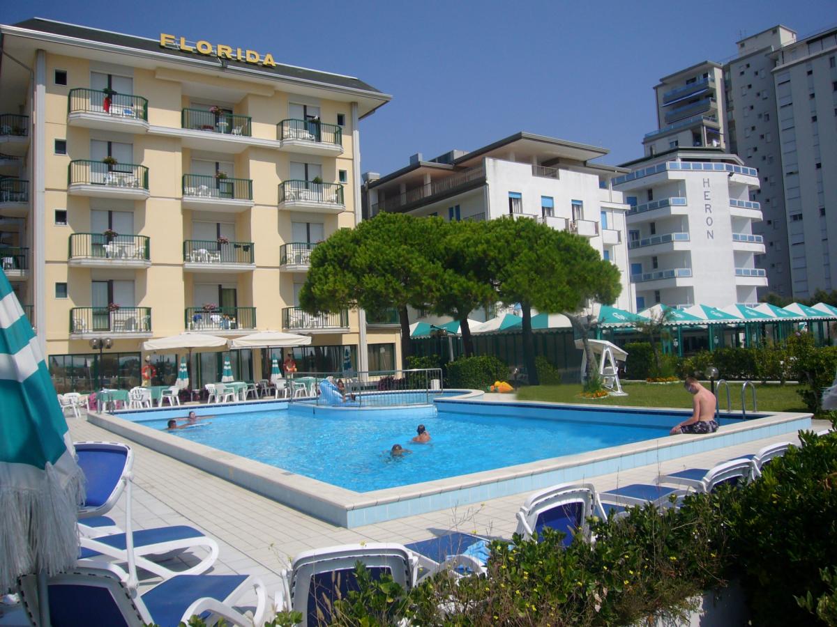 Hotel Florida-Hotel spolja.jpg