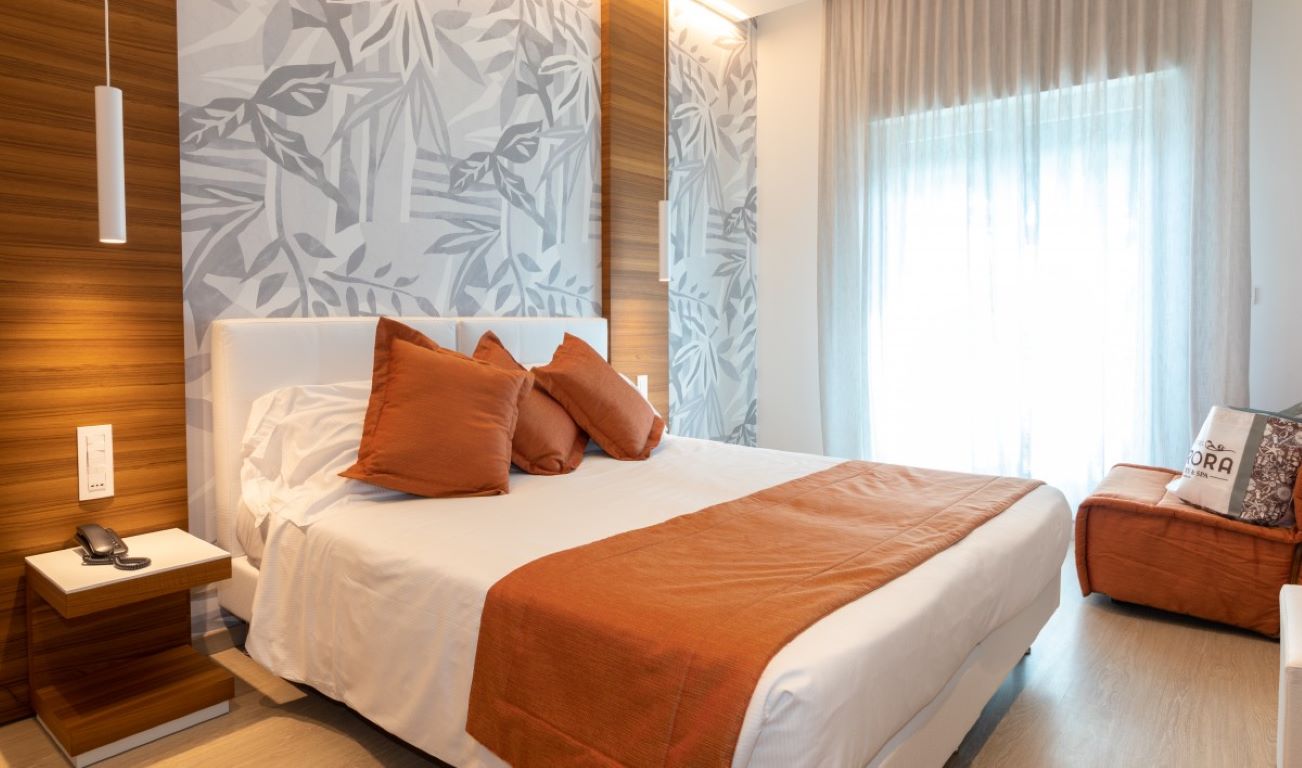 Hotel Aurora-Standardna soba pogled more.jpg