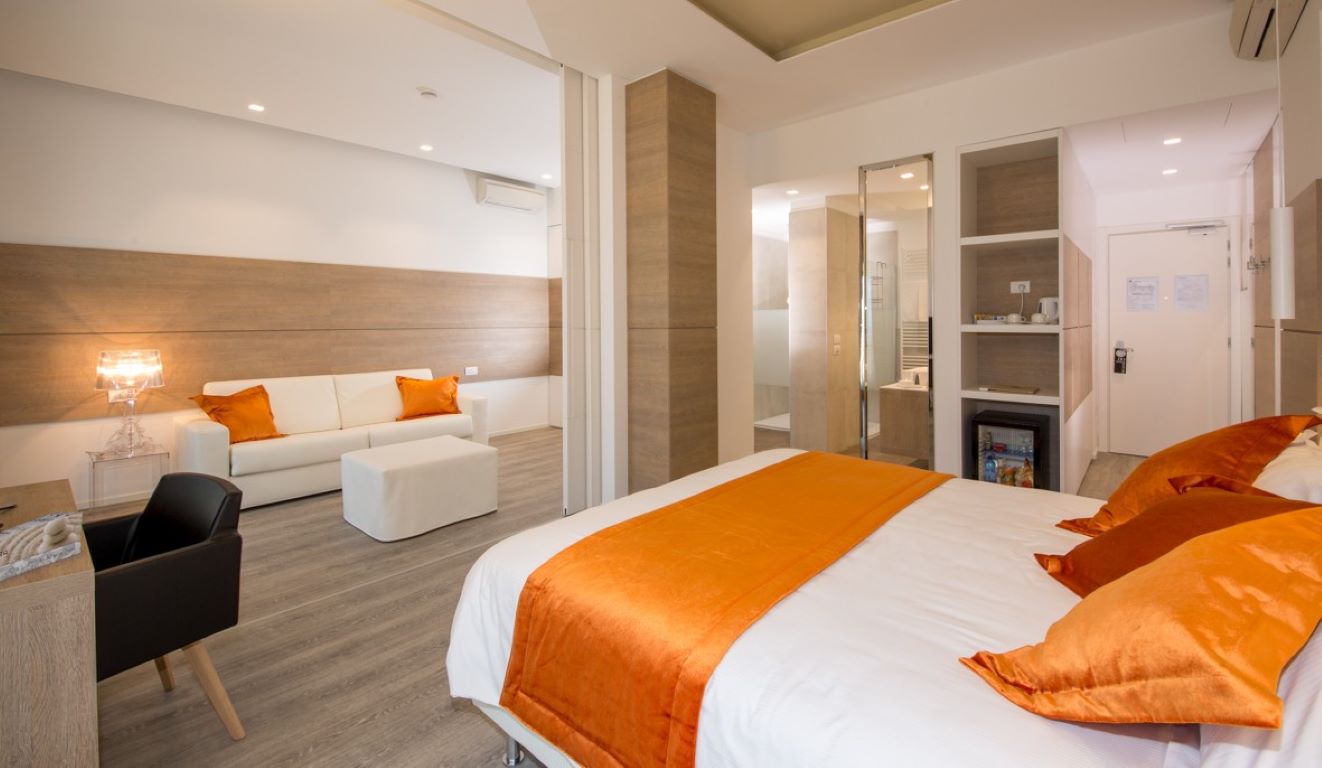 Hotel Aurora-Suite Perla Fronte Mare.jpg