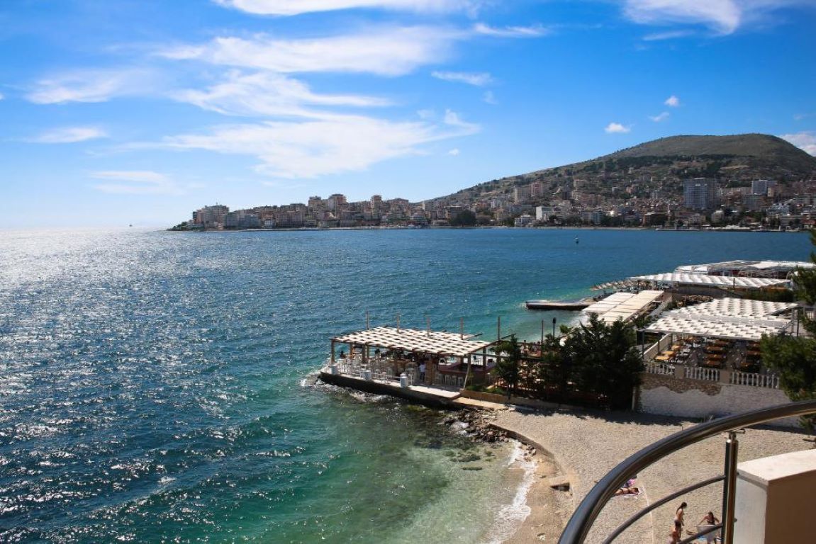 Jaroal Hotel-Plaza.jpg