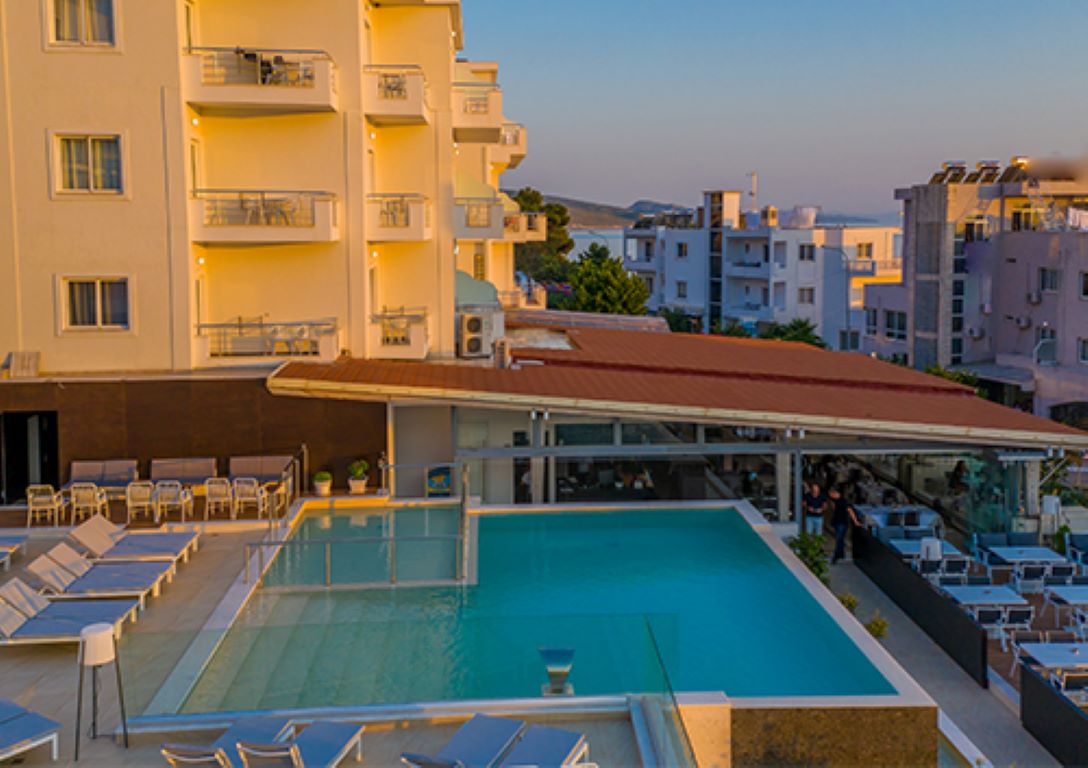 Hotel Agimi-Bazen.jpg