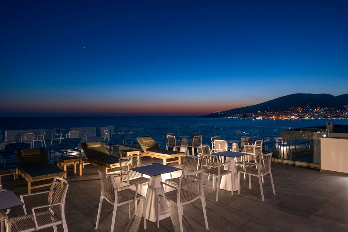 Glow Boutique Hotel & Suites-Bar nocu.jpg