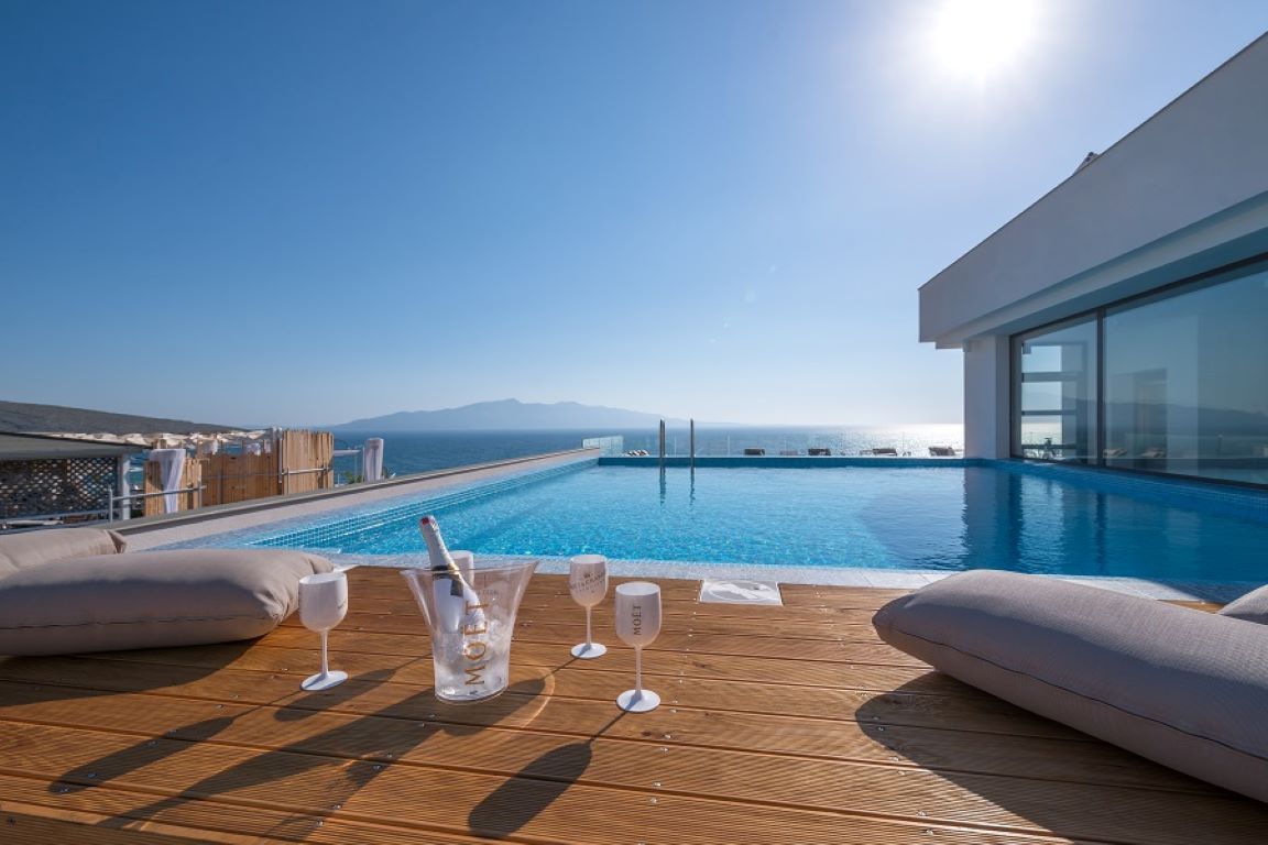Glow Boutique Hotel & Suites-Bazen.jpg