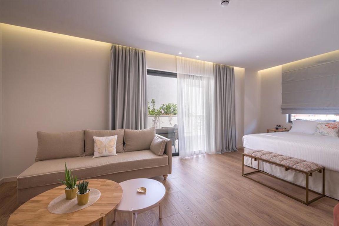 Glow Boutique Hotel & Suites-Deluxe suite.jpg