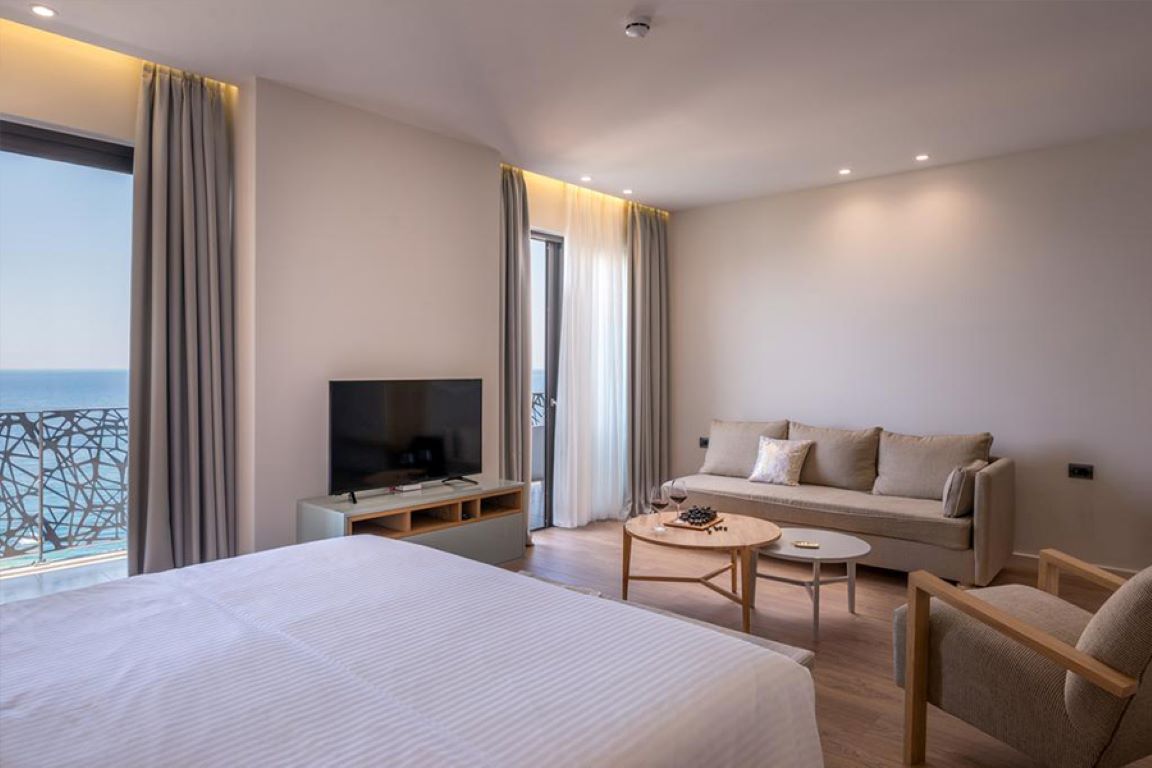 Glow Boutique Hotel & Suites-Junior suite.jpg