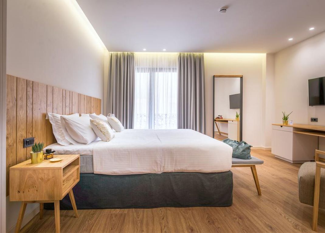 Glow Boutique Hotel & Suites-Standardna soba delimican pogled more.jpg