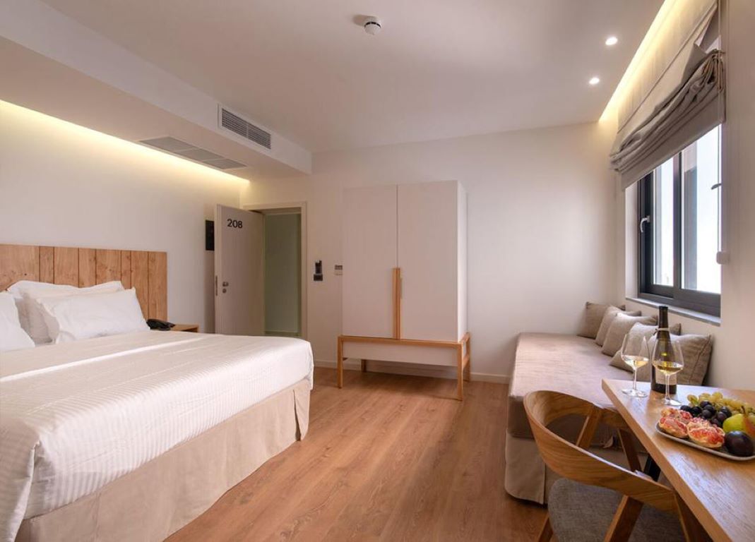 Glow Boutique Hotel & Suites-Trokrevetna soba.jpg