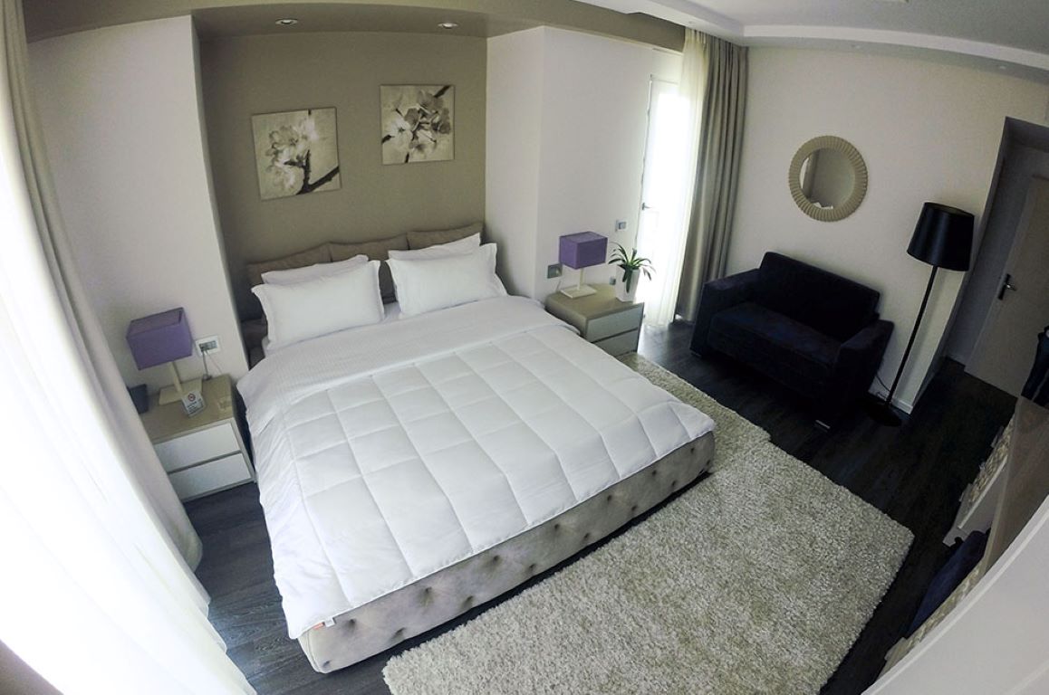Hotel Demi-Standardna soba.jpg