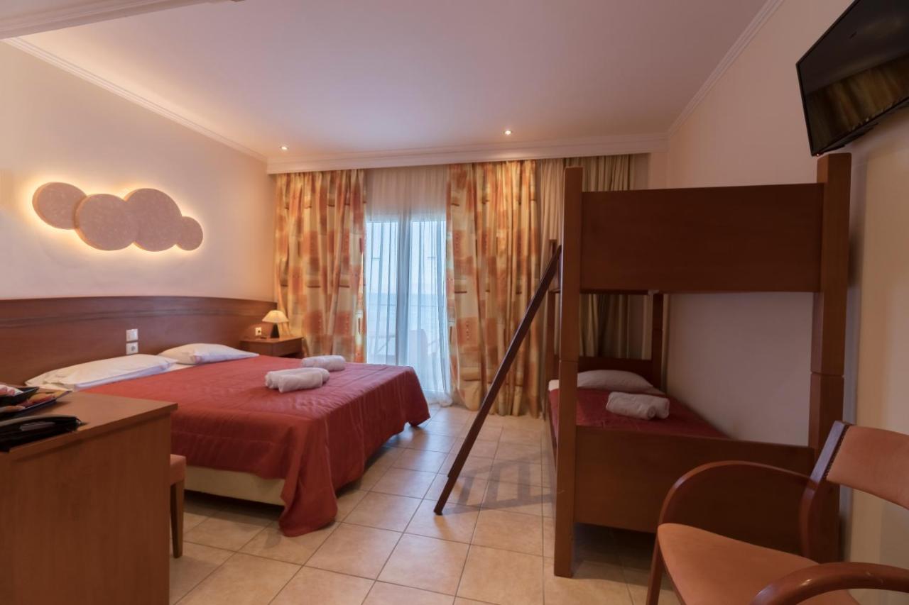 Corfu-Maris-hotel-porodična soba.jpg