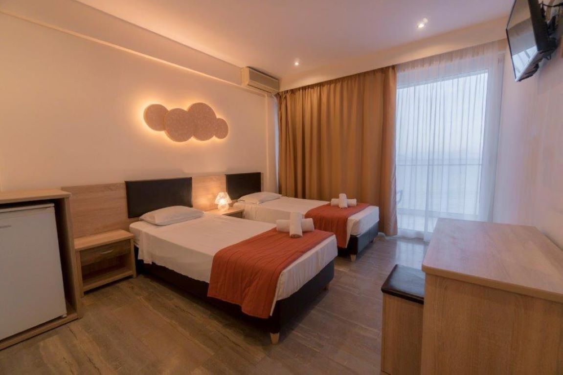 Corfu-Maris-Bellos-Hotel-dvokrevetna soba.jpg