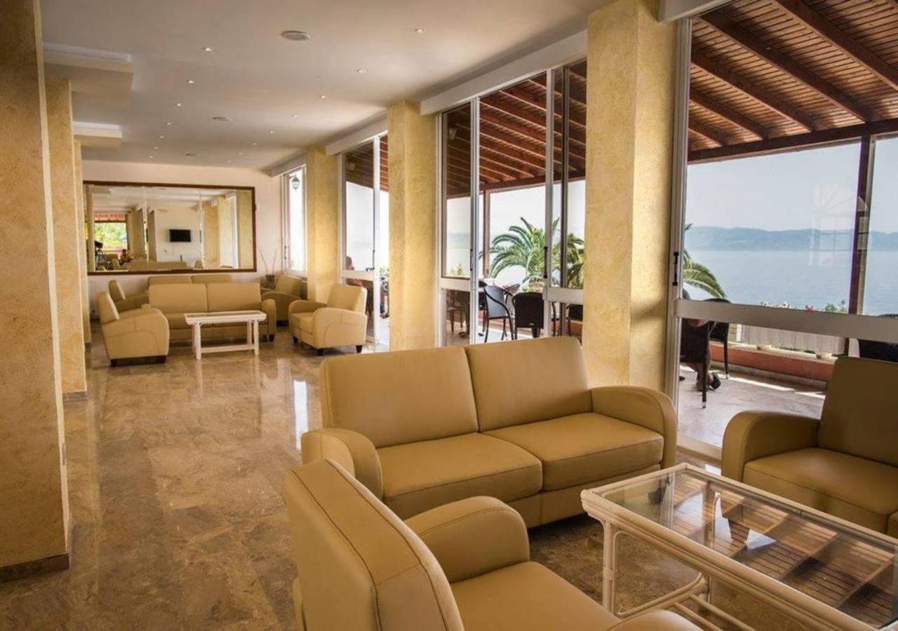 Corfu-Maris-Bellos-Hotel-lobi.jpg