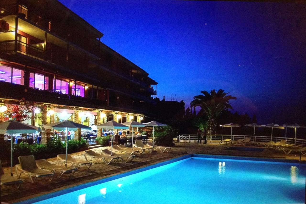 Corfu-Maris-Bellos-bazen.jpg