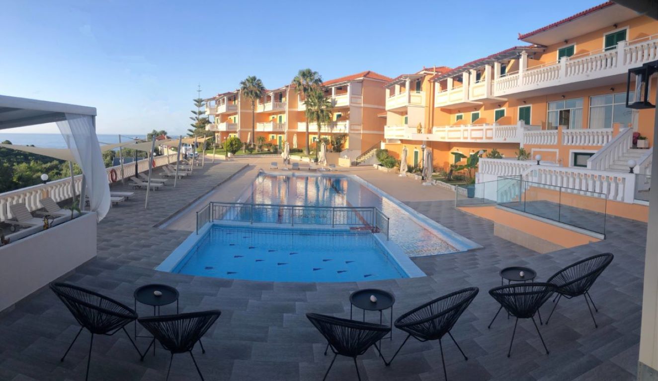 Matilda-Hotel-bazen.jpg