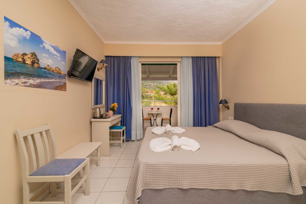 Matilda-Hotel-francuski-ležaj-grčka.jpg