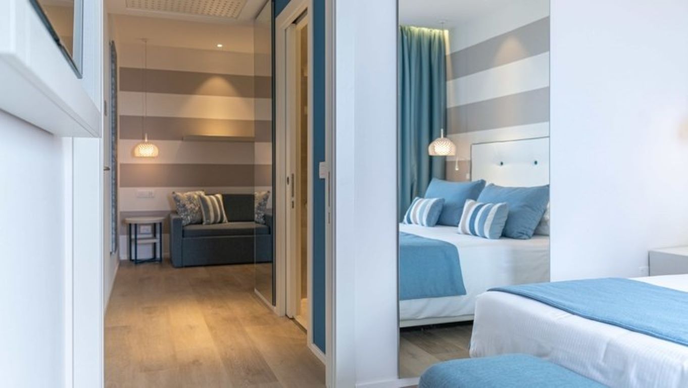 Orient & Pacific-Junior suite.jpg