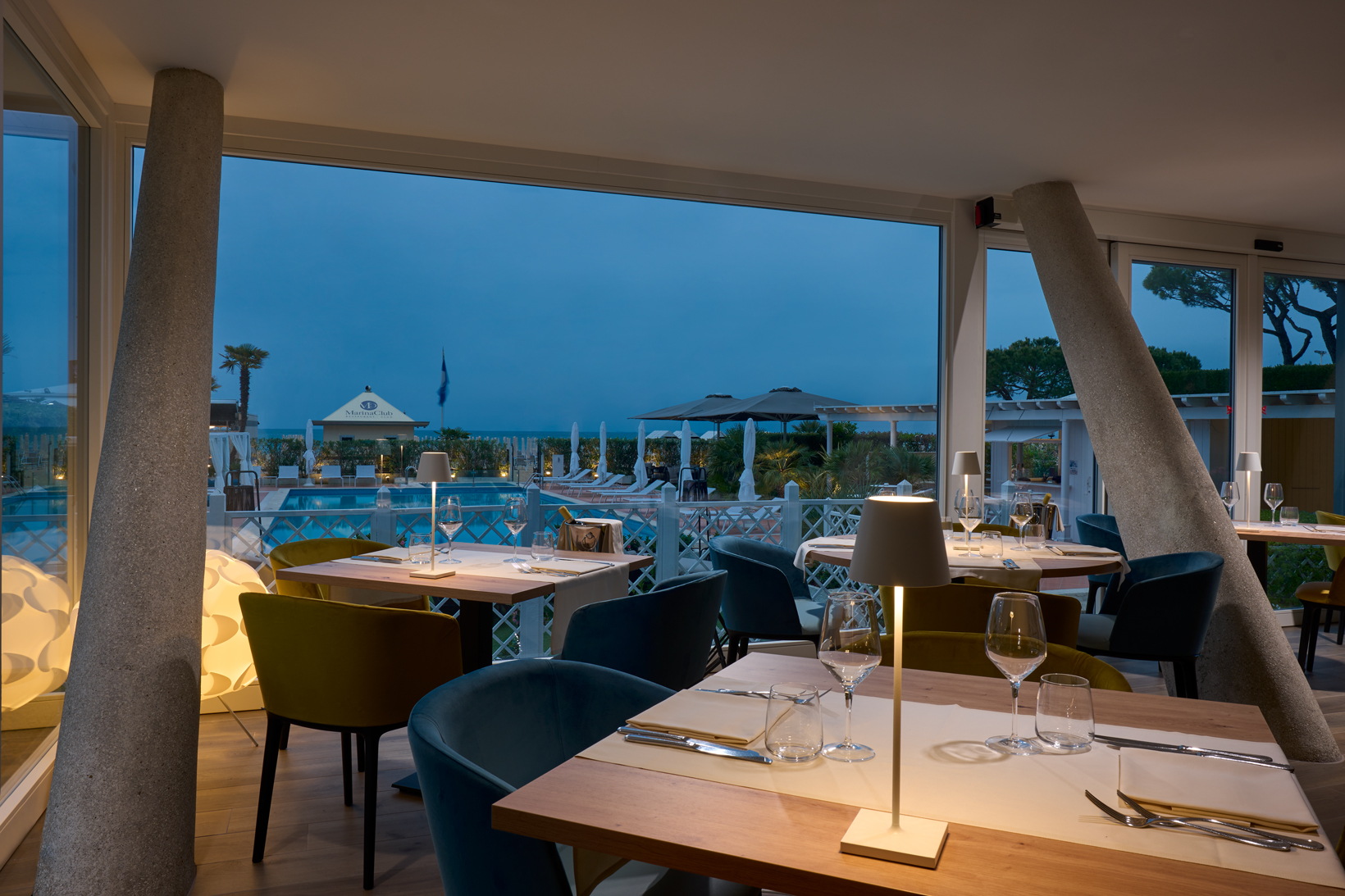 delle Rose-Terasa restorana.jpg